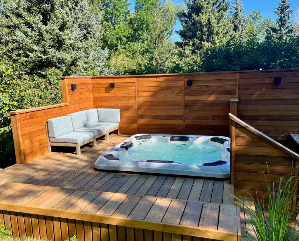 Alpine 7‑Person Luxury Hot Tub – Spacious Hydrotherapy Spa with Elegant Outdoor Design
